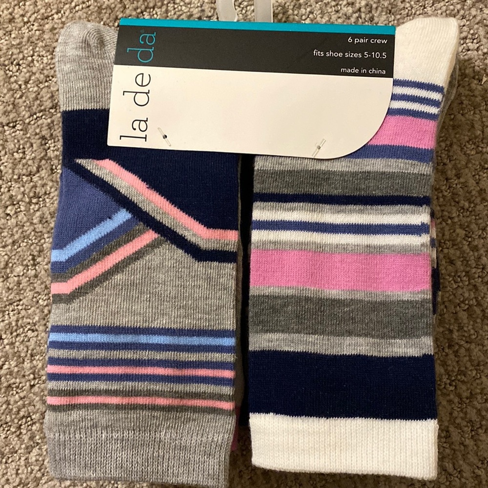 Womens crew socks- 6 pairs